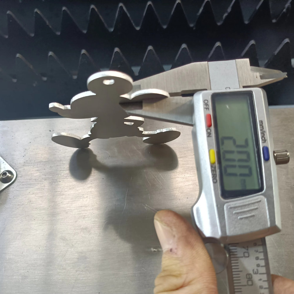 工業用グレード1kw 1.5kw 2kw 3kwファイバーレ - Industrial Laser Cutter For Metal のレビューと価格