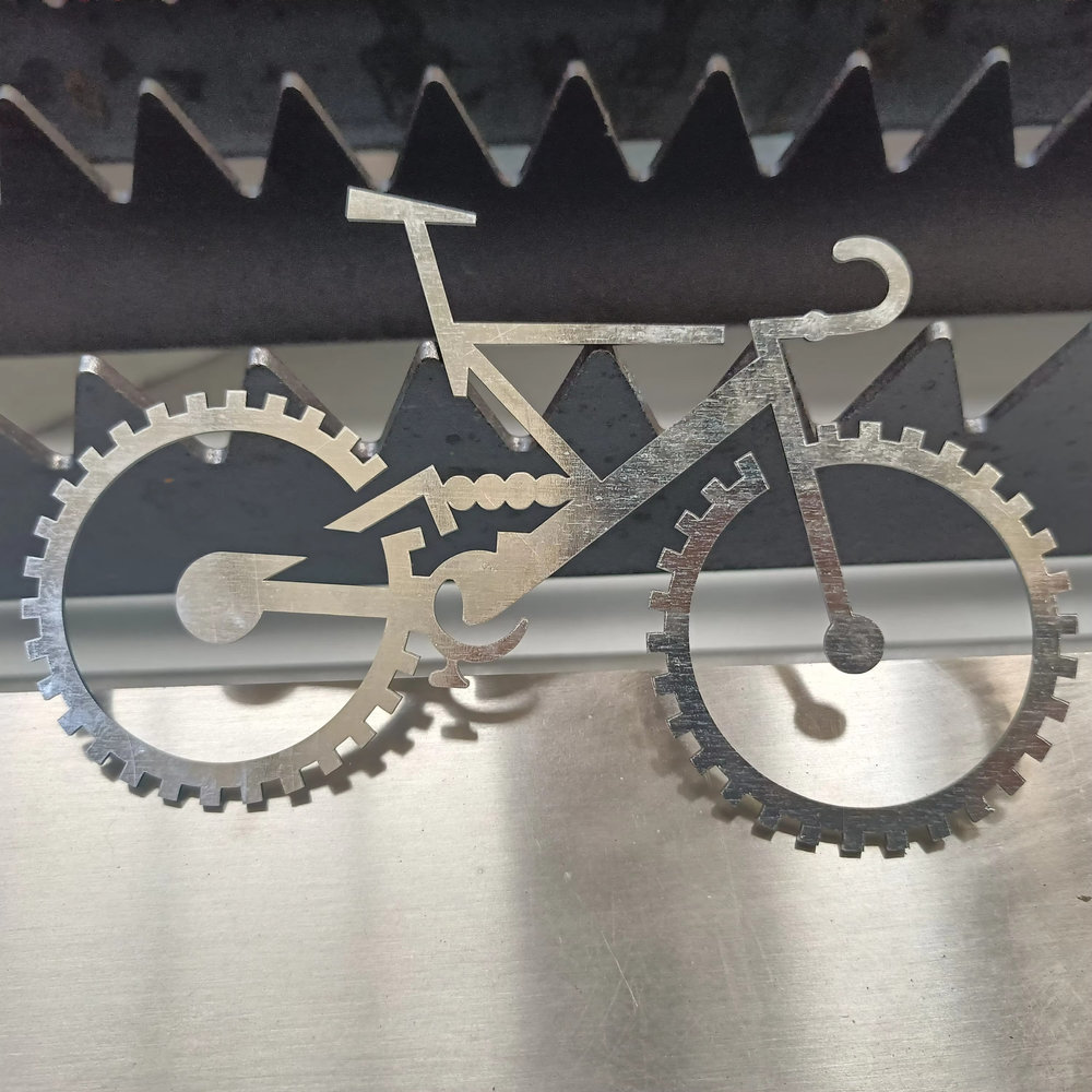 工業用グレード1kw 1.5kw 2kw 3kwファイバーレ - Industrial Laser Cutter For Metal のレビューと価格