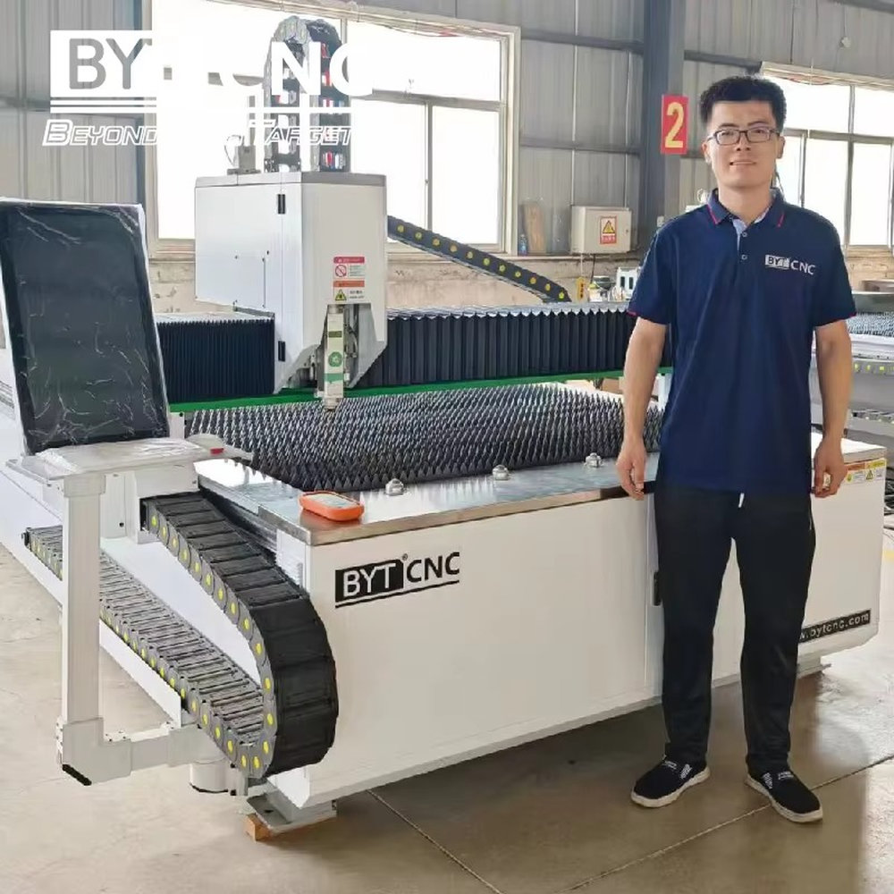 工業用グレード1kw 1.5kw 2kw 3kwファイバーレ - Industrial Laser Cutter For Metal のレビューと価格