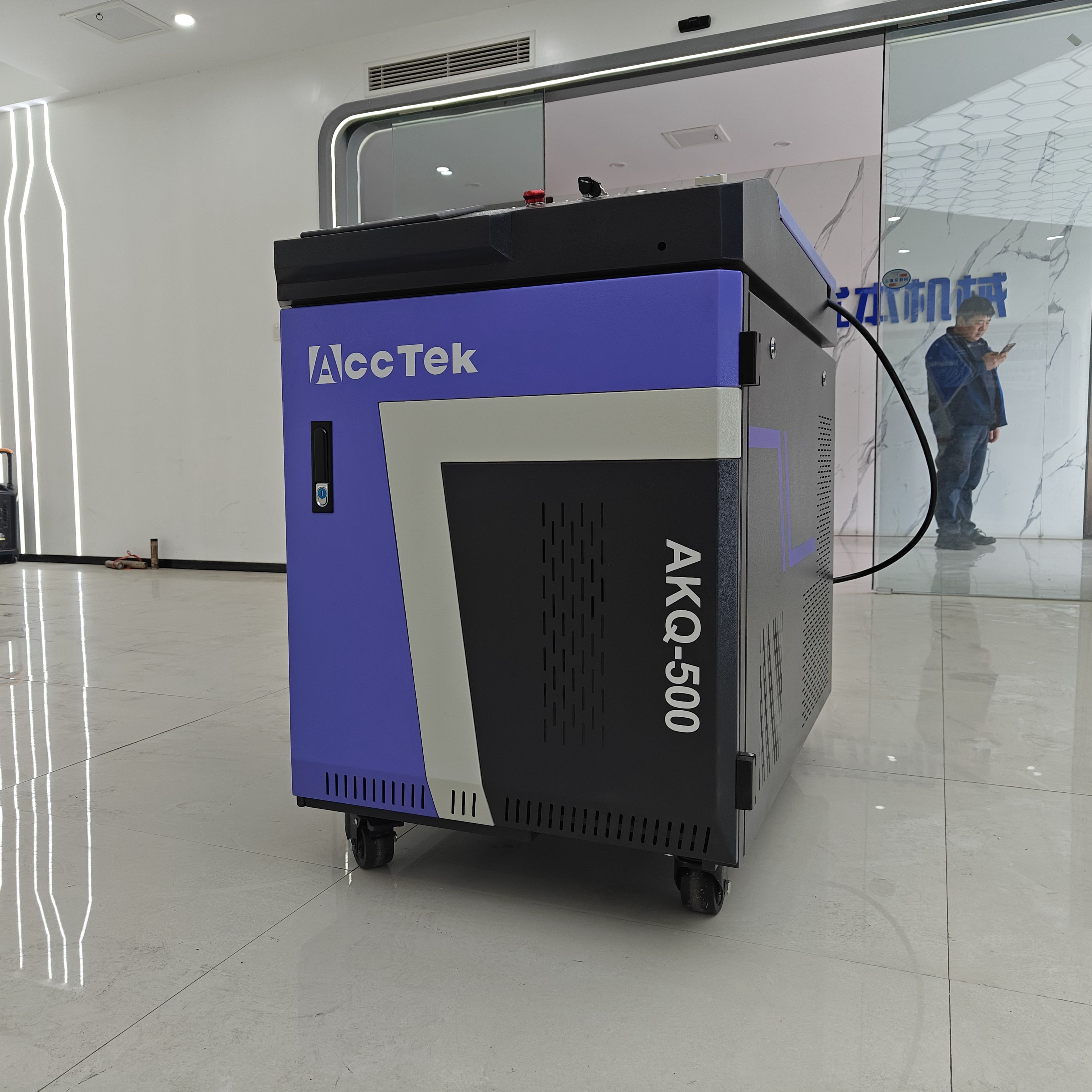 レーザー洗浄機 錆や塗料除去 ポータブル高出力工業用レーザー - Industrial Laser Paint Remover のレビューと価格