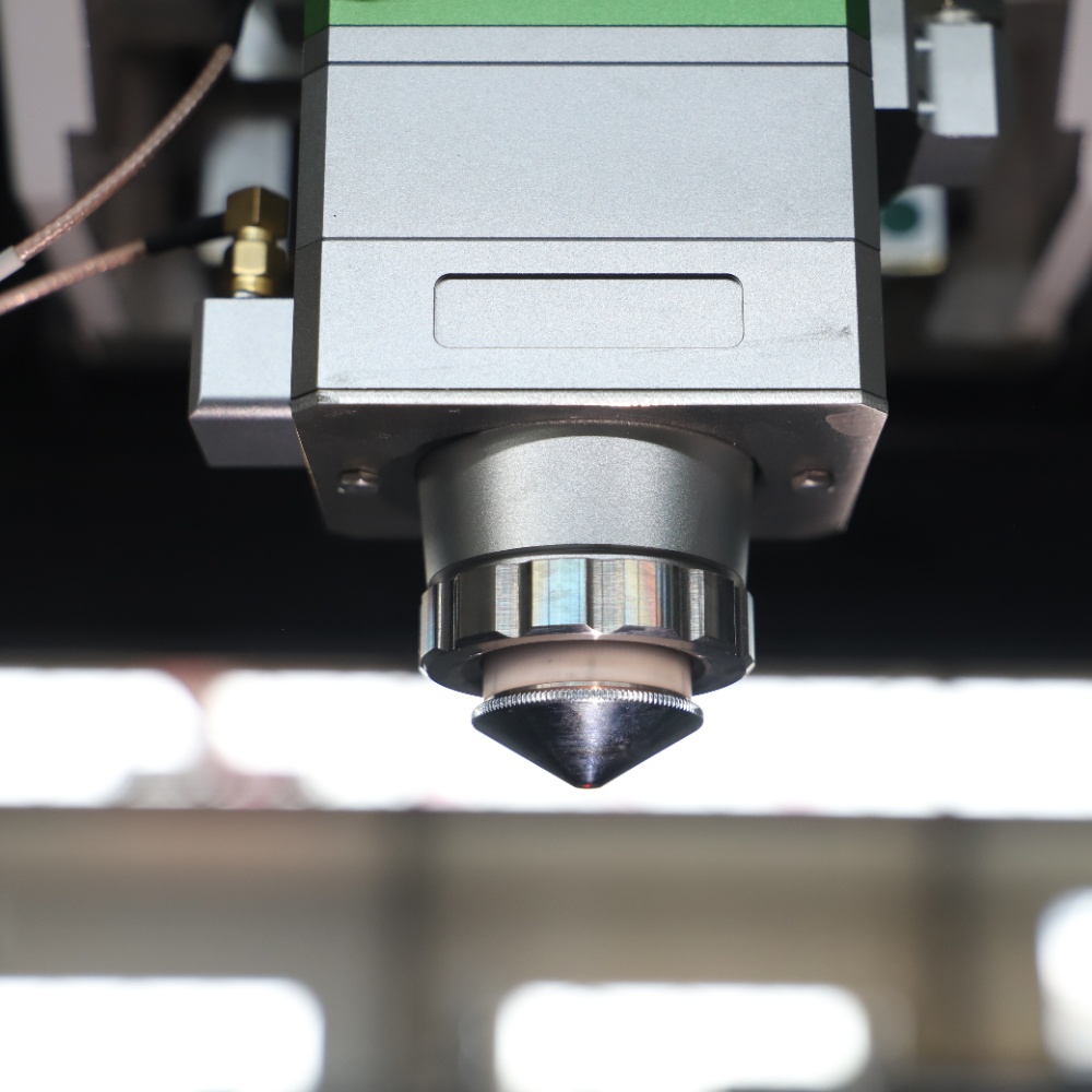 産業用金属板ステンレス鋼炭素鋼切断用ファイバーレーザー切断機 - Industrial Laser Systems のレビューと価格