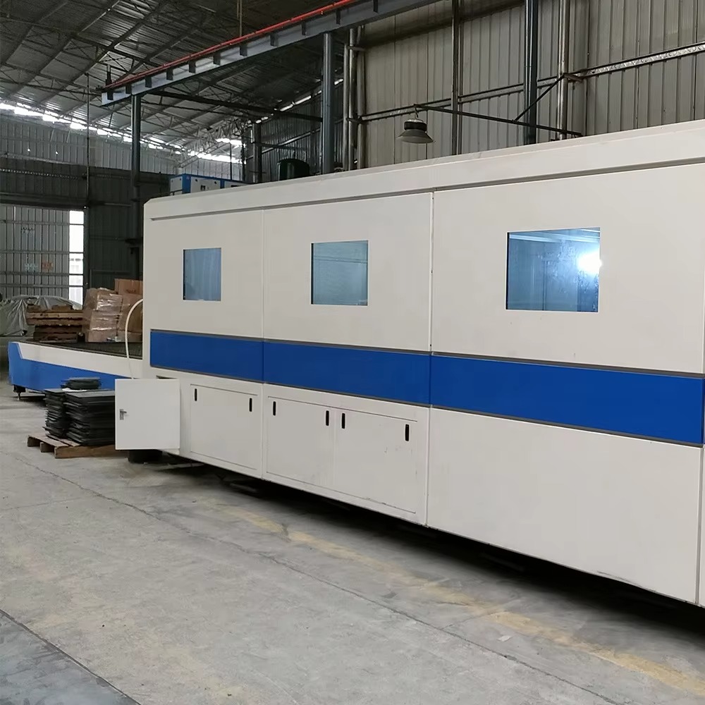 工業用6000Wファイバーレーザーカッターマシン サーボモー - Industrial Laser Cutter For Metal のレビューと価格