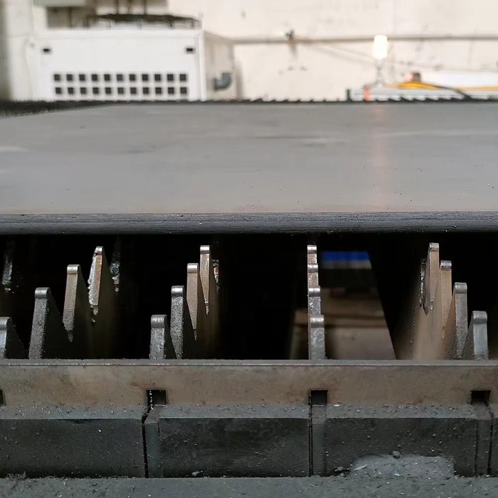 工業用6000Wファイバーレーザーカッターマシン サーボモー - Industrial Laser Cutter For Metal のレビューと価格