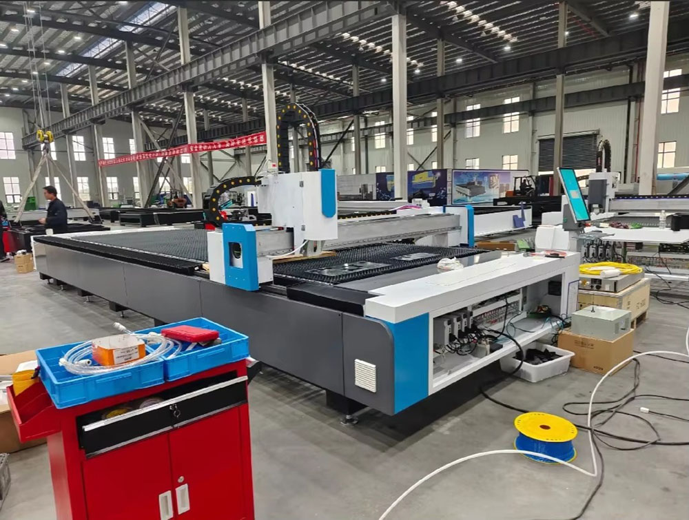 工業用 3000W CNC ファイバーレーザー切断機鋼銅金属 - Industrial Laser Cutters のレビューと価格