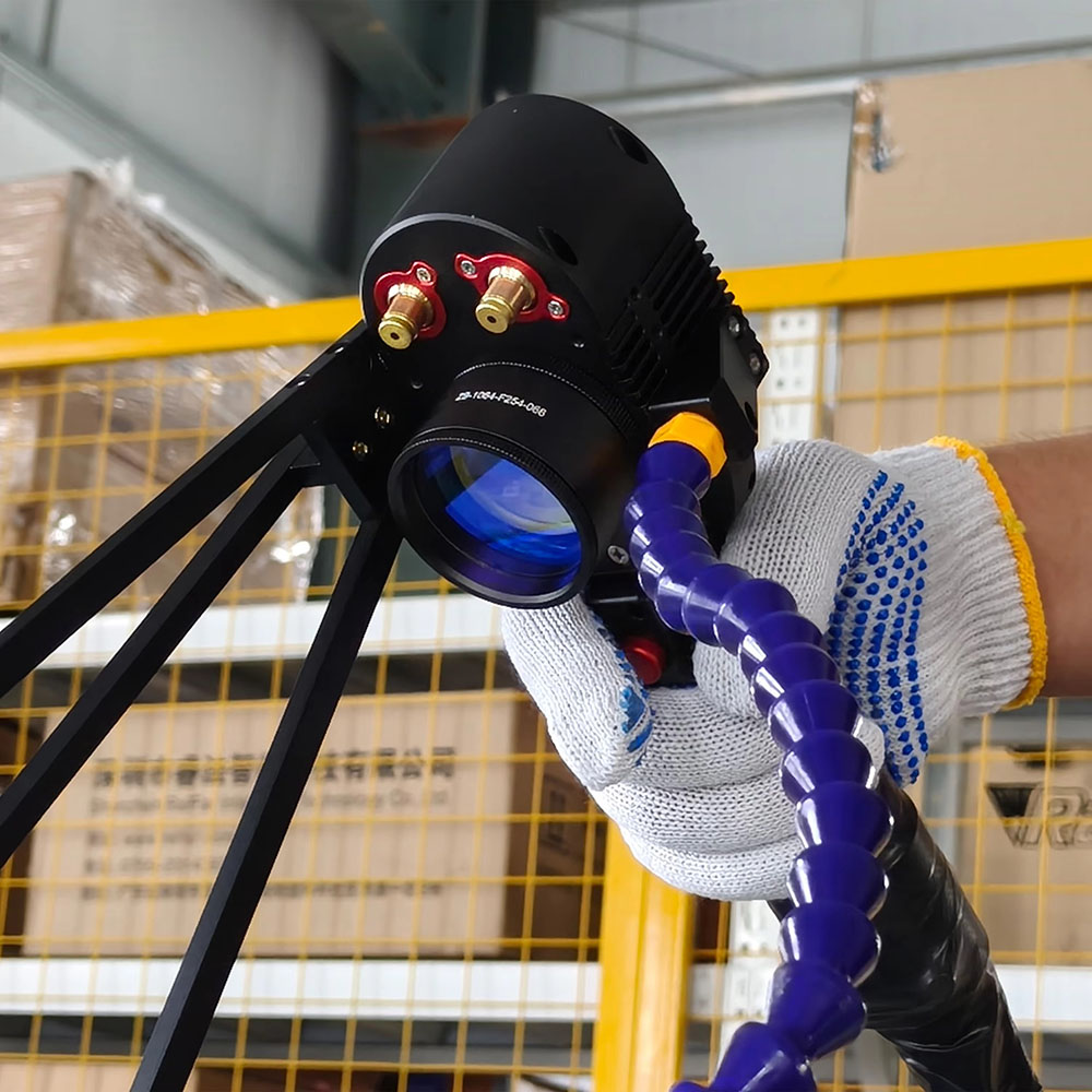パルスレーザー洗浄機（工業用表面洗浄、錆除去、塗料剥離用） - Industrial Laser Paint Remover のレビューと価格