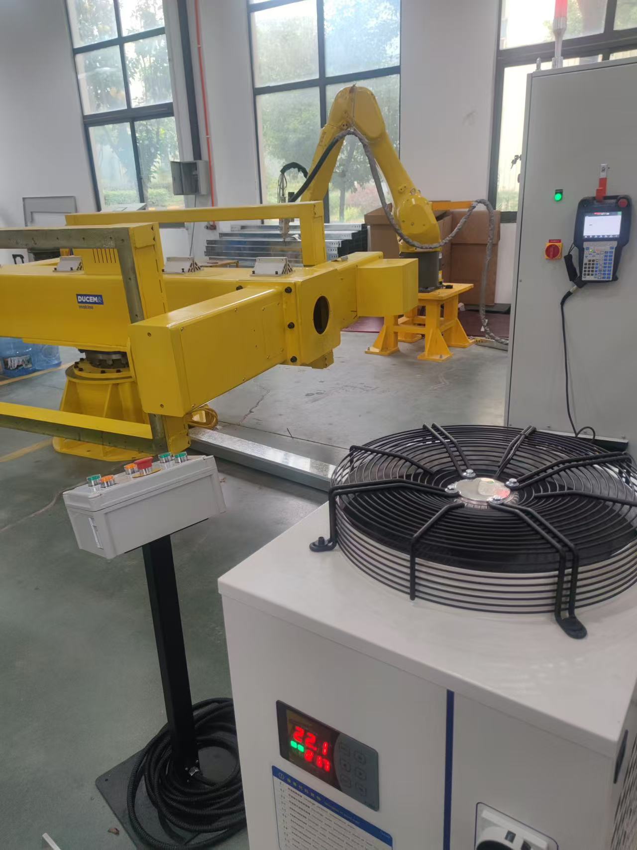 カスタマイズ可能な産業用自動3Dコボット金属板・管レーザーカ - Industrial Laser Cutter For Metal のレビューと価格
